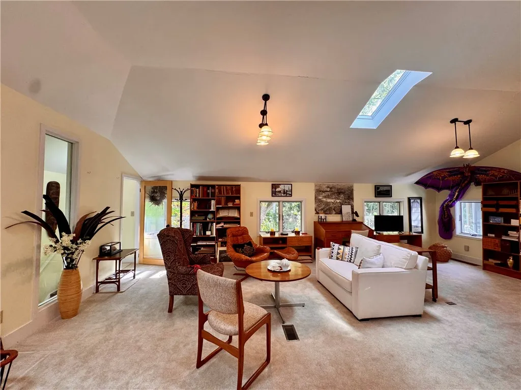 333 Colebrook Drive, Irondequoit, New York 14617, Irondequoit, New York 14617, 1 Bedroom Bedrooms, 2 Rooms Rooms,1 BathroomBathrooms,Residential Lease,Closed,333 Colebrook Drive, Irondequoit, New York 14617,0,R1641440
