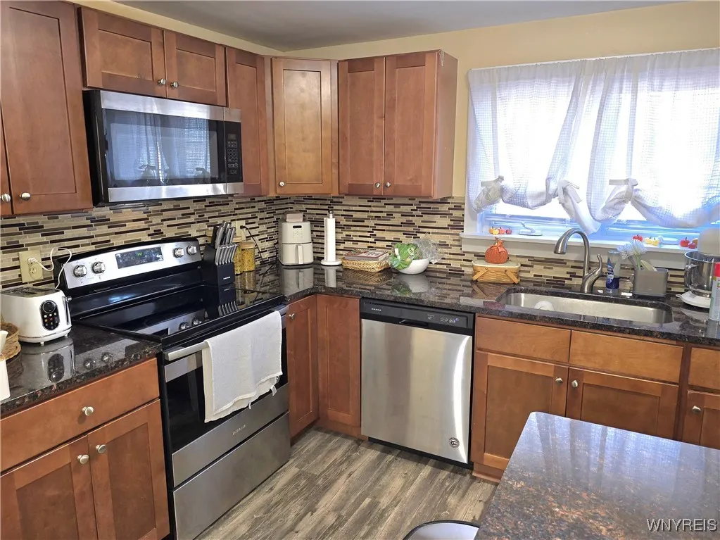 2711 Sheridan Drive, Tonawanda, New York 14150, Tonawanda, New York 14150, 8 Bedrooms Bedrooms, ,4 BathroomsBathrooms,Residential,For Sale,2711 Sheridan Drive, Tonawanda, New York 14150,0,B1643239