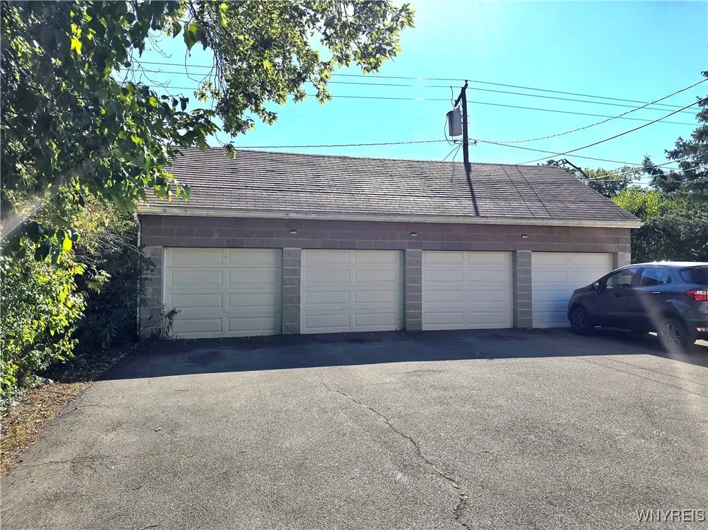 2711 Sheridan Drive, Tonawanda, New York 14150, Tonawanda, New York 14150, 8 Bedrooms Bedrooms, ,4 BathroomsBathrooms,Residential,For Sale,2711 Sheridan Drive, Tonawanda, New York 14150,0,B1643239