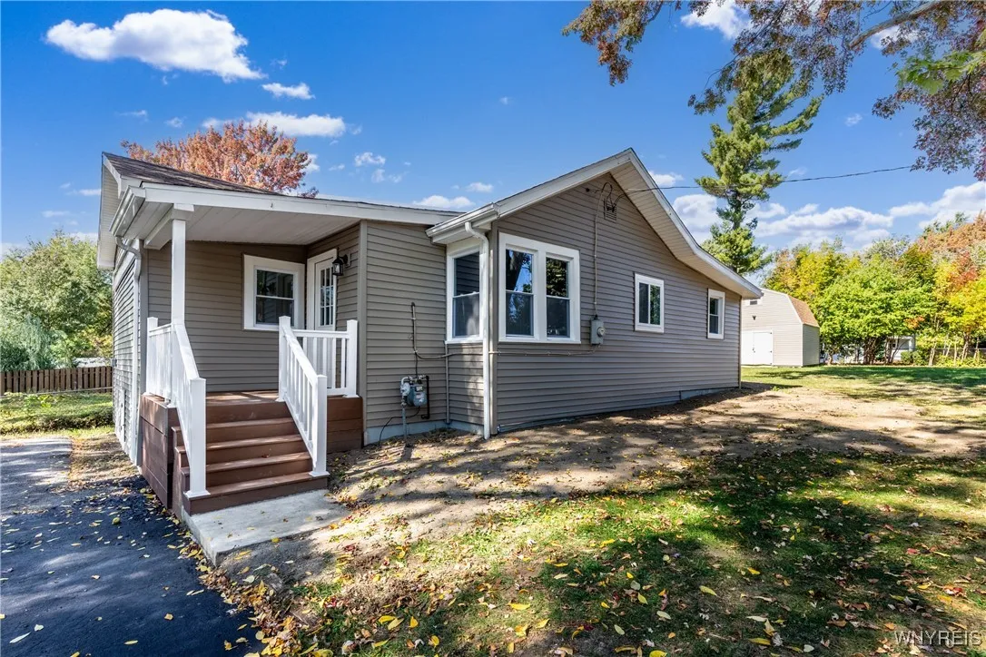 5742 Lakeview Terrace, Hamburg, New York 14085, Hamburg, New York 14085, 3 Bedrooms Bedrooms, 5 Rooms Rooms,1 BathroomBathrooms,Residential,Closed,5742 Lakeview Terrace, Hamburg, New York 14085,0,B1643066