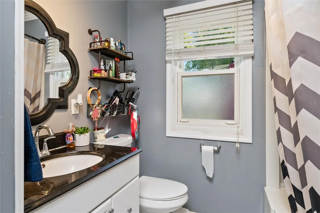 226 Oakwood Road, Rochester, New York 14616, Rochester, New York 14616, 3 Bedrooms Bedrooms, 6 Rooms Rooms,1 BathroomBathrooms,Residential,Closed,226 Oakwood Road, Rochester, New York 14616,0,R1643323