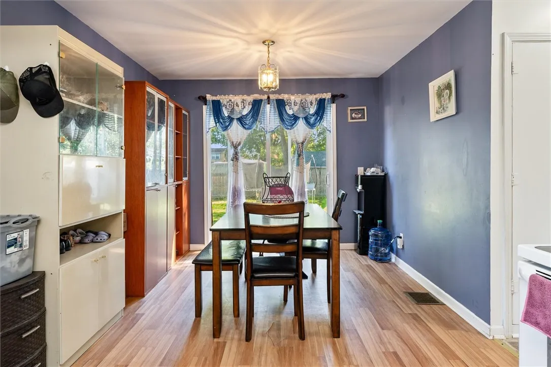 226 Oakwood Road, Rochester, New York 14616, Rochester, New York 14616, 3 Bedrooms Bedrooms, 6 Rooms Rooms,1 BathroomBathrooms,Residential,Closed,226 Oakwood Road, Rochester, New York 14616,0,R1643323