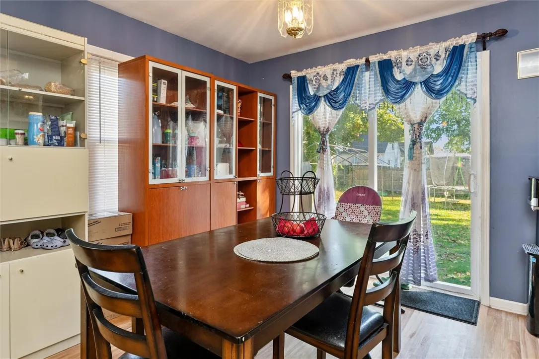 226 Oakwood Road, Rochester, New York 14616, Rochester, New York 14616, 3 Bedrooms Bedrooms, 6 Rooms Rooms,1 BathroomBathrooms,Residential,Closed,226 Oakwood Road, Rochester, New York 14616,0,R1643323