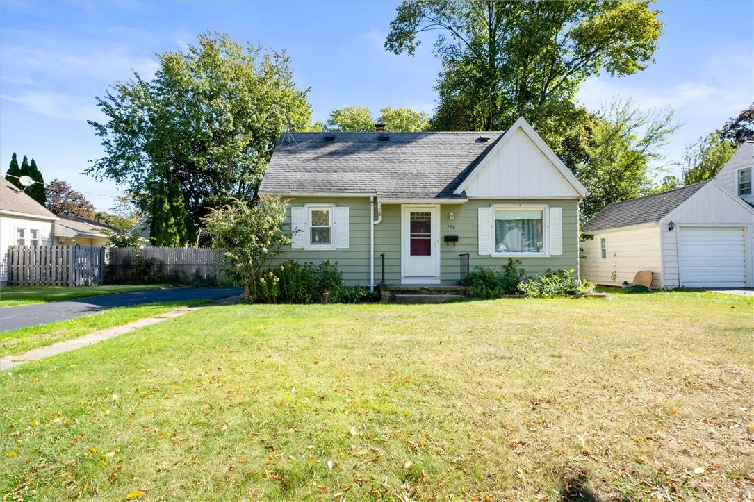 226 Oakwood Road, Rochester, New York 14616, Rochester, New York 14616, 3 Bedrooms Bedrooms, 6 Rooms Rooms,1 BathroomBathrooms,Residential,Closed,226 Oakwood Road, Rochester, New York 14616,0,R1643323