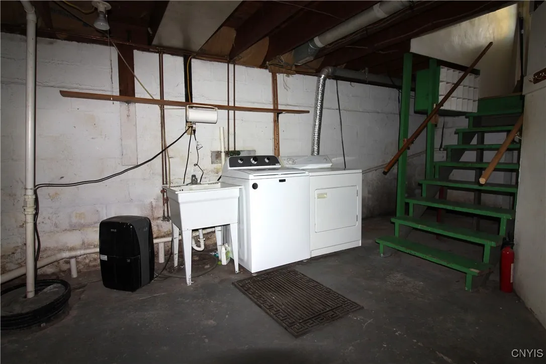 79 State Street, Vernon, New York 13421, Vernon, New York 13421, 3 Bedrooms Bedrooms, 7 Rooms Rooms,1 BathroomBathrooms,Residential,For Sale,79 State Street, Vernon, New York 13421,0,S1641705