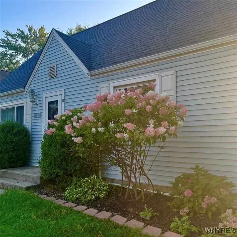 108 Fremont Avenue, West Seneca, New York 14224, West Seneca, New York 14224, 3 Bedrooms Bedrooms, 7 Rooms Rooms,1 BathroomBathrooms,Residential,For Sale,108 Fremont Avenue, West Seneca, New York 14224,0,B1642663