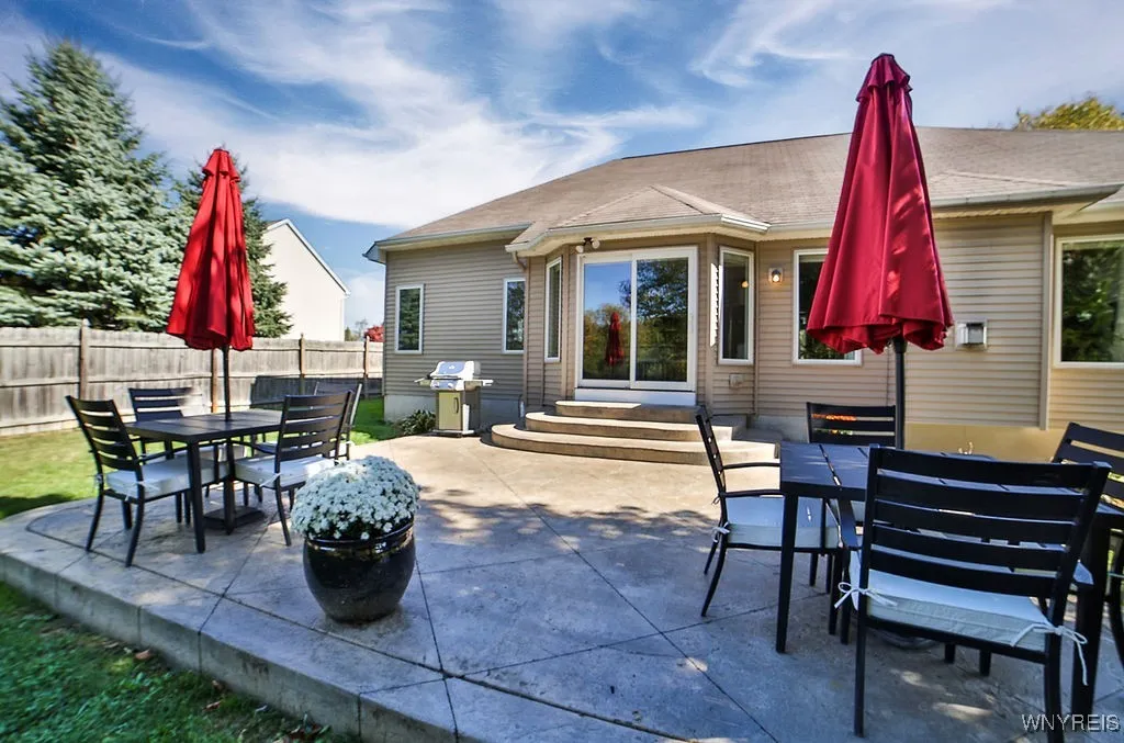 1182 Majestic Woods Drive, Grand Island, New York, Grand Island, New York 14072, 3 Bedrooms Bedrooms, 8 Rooms Rooms,2 BathroomsBathrooms,Residential,For Sale,1182 Majestic Woods Drive, Grand Island, New York ,0,B1641303