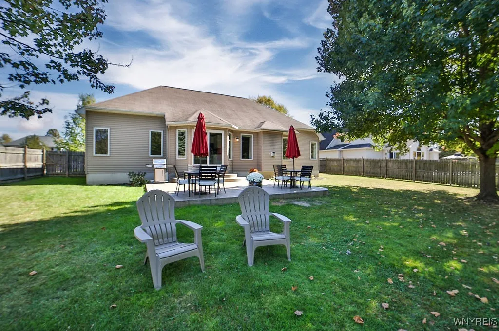 1182 Majestic Woods Drive, Grand Island, New York, Grand Island, New York 14072, 3 Bedrooms Bedrooms, 8 Rooms Rooms,2 BathroomsBathrooms,Residential,For Sale,1182 Majestic Woods Drive, Grand Island, New York ,0,B1641303
