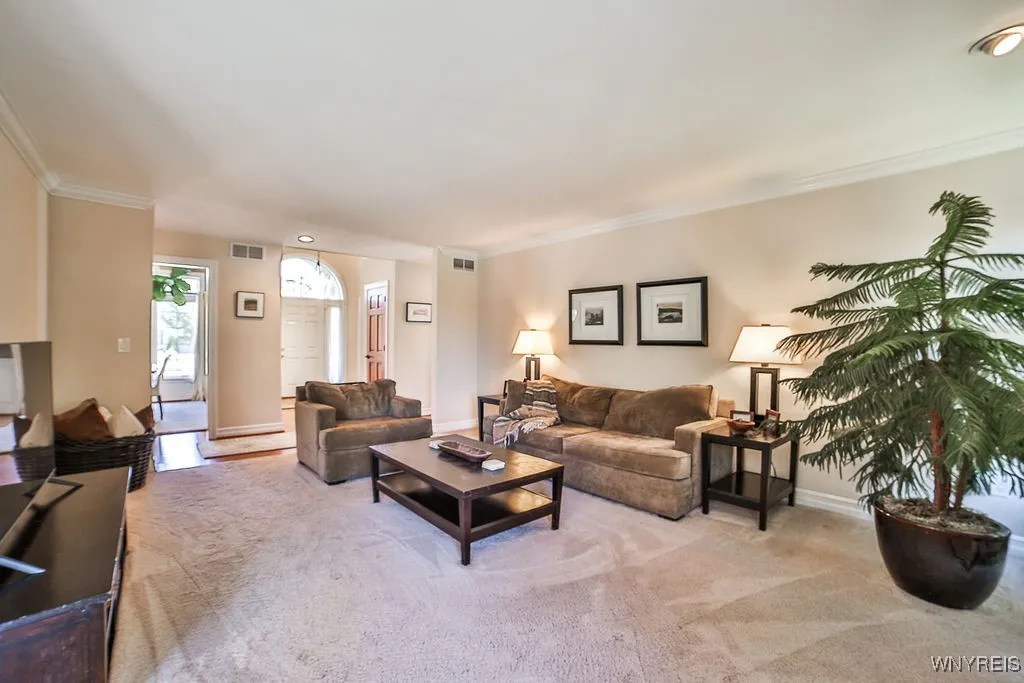 1182 Majestic Woods Drive, Grand Island, New York, Grand Island, New York 14072, 3 Bedrooms Bedrooms, 8 Rooms Rooms,2 BathroomsBathrooms,Residential,For Sale,1182 Majestic Woods Drive, Grand Island, New York ,0,B1641303
