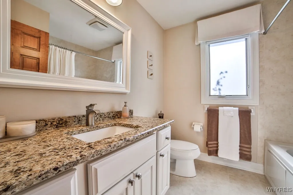 1182 Majestic Woods Drive, Grand Island, New York, Grand Island, New York 14072, 3 Bedrooms Bedrooms, 8 Rooms Rooms,2 BathroomsBathrooms,Residential,For Sale,1182 Majestic Woods Drive, Grand Island, New York ,0,B1641303