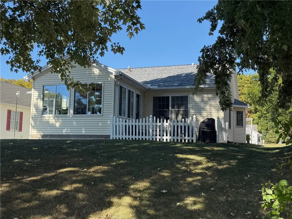 36 Freedom Pond Lane, Chili, New York 14514, Chili, New York 14514, 2 Bedrooms Bedrooms, 5 Rooms Rooms,2 BathroomsBathrooms,Residential,Closed,36 Freedom Pond Lane, Chili, New York 14514,0,R1641746