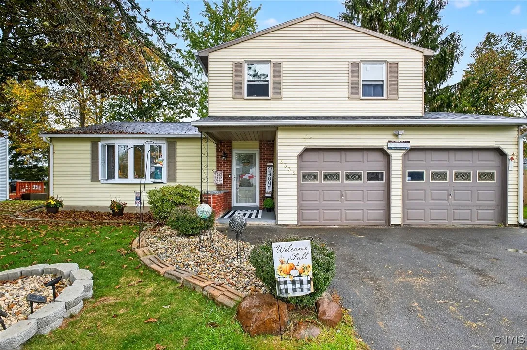 8335 Zenith Drive, Clay, New York 13027, Clay, New York 13027, 3 Bedrooms Bedrooms, 7 Rooms Rooms,1 BathroomBathrooms,Residential,Closed,8335 Zenith Drive, Clay, New York 13027,0,S1641145