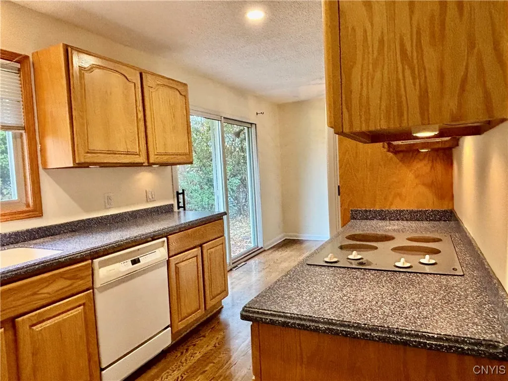 4439 Outlook Drive, Onondaga, New York 13215, Onondaga, New York 13215, 3 Bedrooms Bedrooms, 5 Rooms Rooms,1 BathroomBathrooms,Residential,For Sale,4439 Outlook Drive, Onondaga, New York 13215,0,S1641324