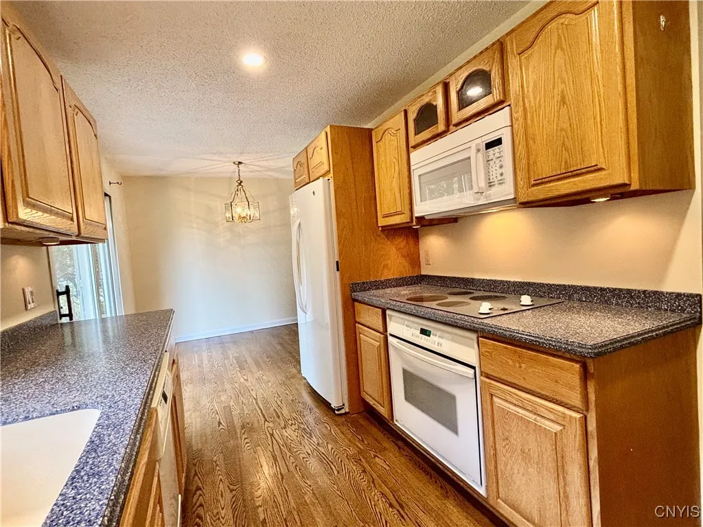 4439 Outlook Drive, Onondaga, New York 13215, Onondaga, New York 13215, 3 Bedrooms Bedrooms, 5 Rooms Rooms,1 BathroomBathrooms,Residential,For Sale,4439 Outlook Drive, Onondaga, New York 13215,0,S1641324