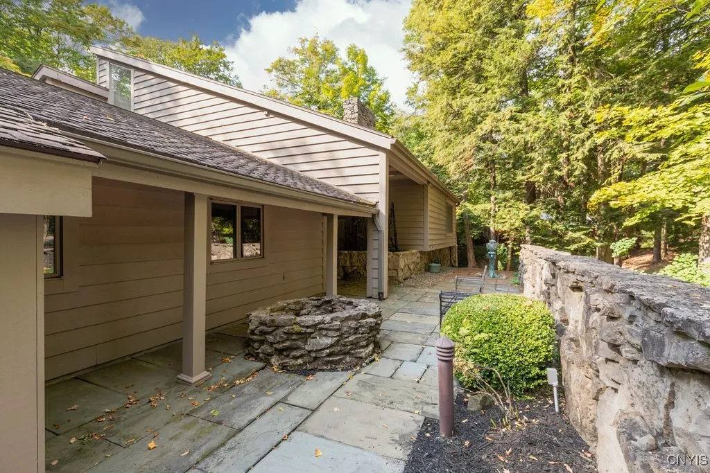 6964 Old Quarry Road, Dewitt, New York 13066, De Witt, New York 13066, 4 Bedrooms Bedrooms, 13 Rooms Rooms,4 BathroomsBathrooms,Residential,For Sale,6964 Old Quarry Road, Dewitt, New York 13066,0,S1641908