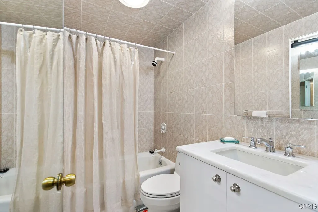 6964 Old Quarry Road, Dewitt, New York 13066, De Witt, New York 13066, 4 Bedrooms Bedrooms, 13 Rooms Rooms,4 BathroomsBathrooms,Residential,For Sale,6964 Old Quarry Road, Dewitt, New York 13066,0,S1641908