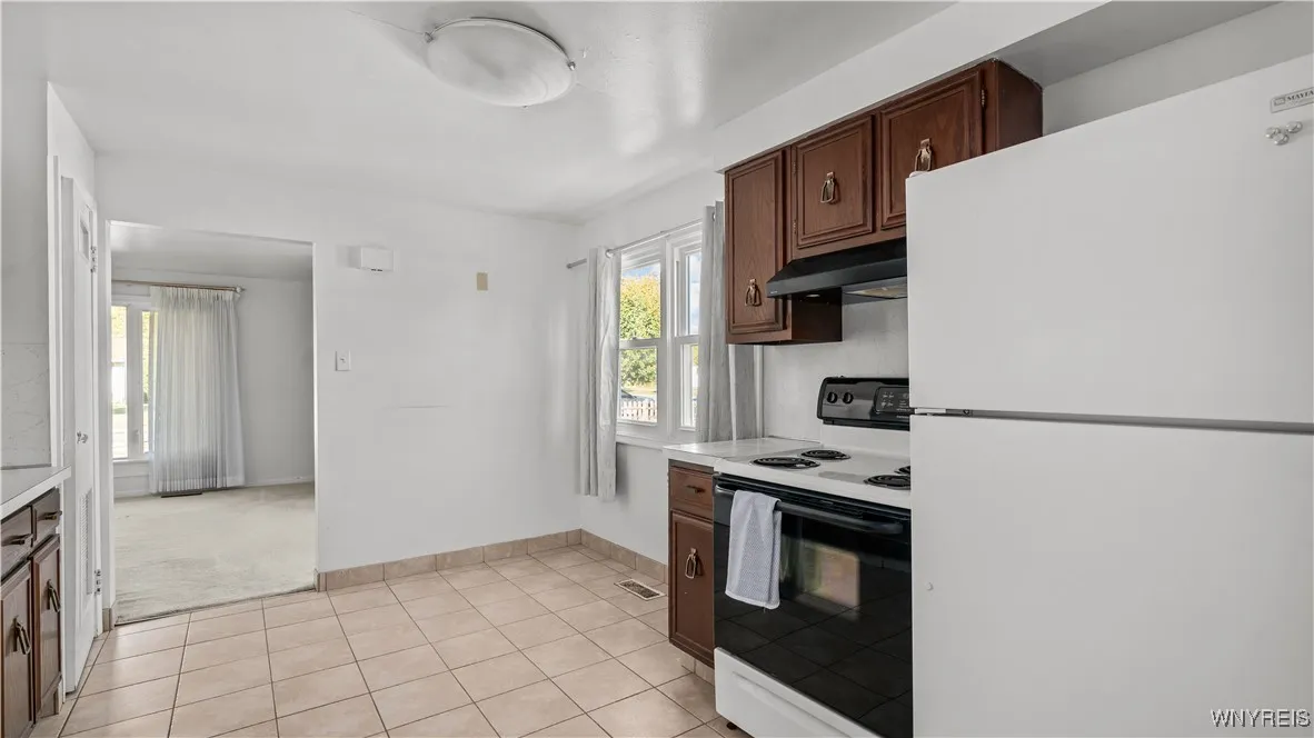 91 Meadow Lea Drive, Amherst, New York 14226, Amherst, New York 14226, 3 Bedrooms Bedrooms, 8 Rooms Rooms,1 BathroomBathrooms,Residential,For Sale,91 Meadow Lea Drive, Amherst, New York 14226,0,B1643427