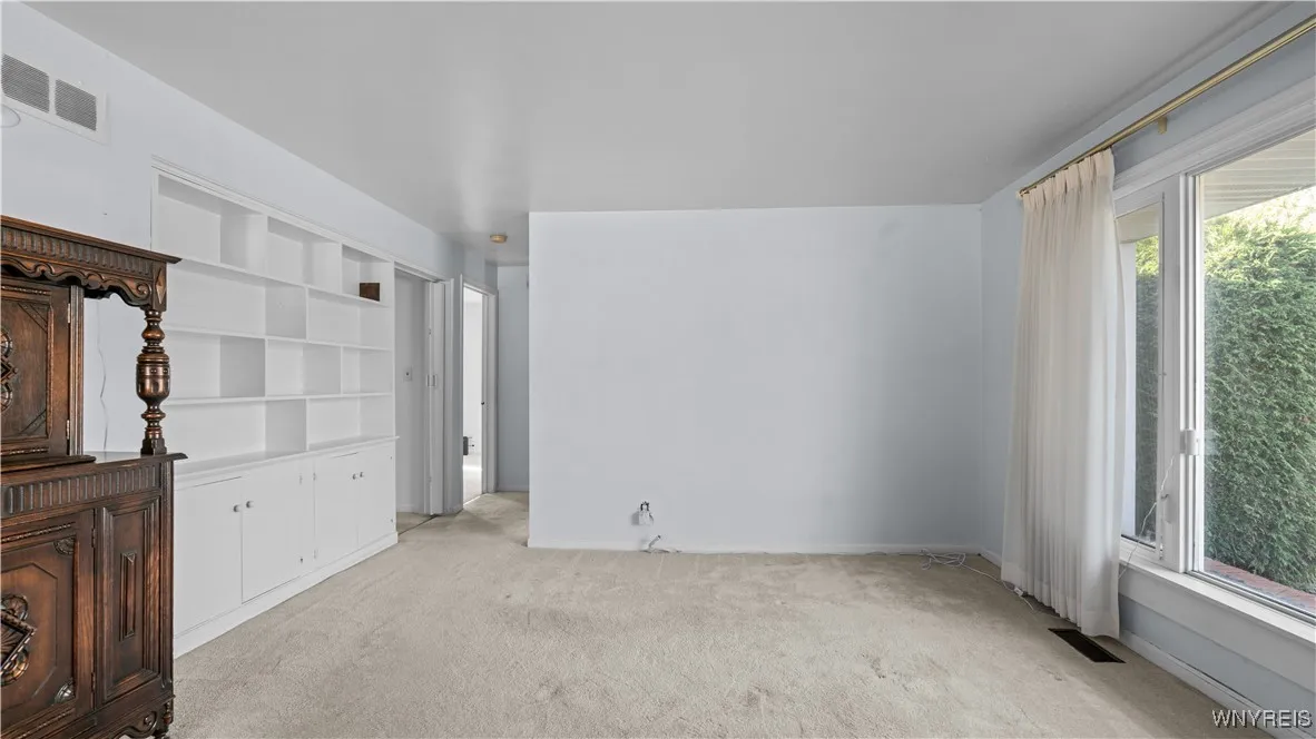 91 Meadow Lea Drive, Amherst, New York 14226, Amherst, New York 14226, 3 Bedrooms Bedrooms, 8 Rooms Rooms,1 BathroomBathrooms,Residential,For Sale,91 Meadow Lea Drive, Amherst, New York 14226,0,B1643427
