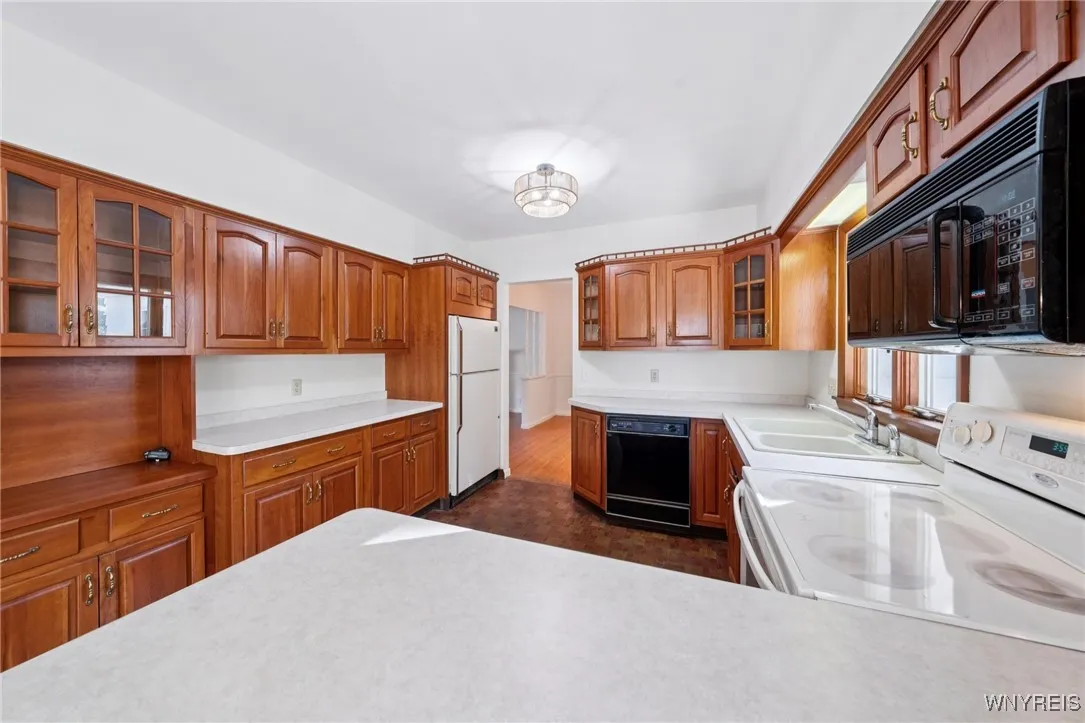 75 Brooklea Dr, Aurora, New York 14052, Aurora, New York 14052, 4 Bedrooms Bedrooms, 9 Rooms Rooms,2 BathroomsBathrooms,Residential,Closed,75 Brooklea Dr, Aurora, New York 14052,0,B1643130