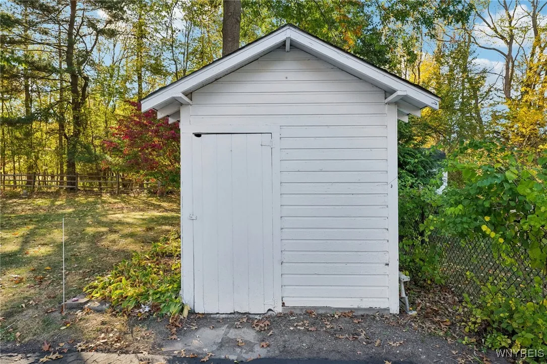75 Brooklea Dr, Aurora, New York 14052, Aurora, New York 14052, 4 Bedrooms Bedrooms, 9 Rooms Rooms,2 BathroomsBathrooms,Residential,Closed,75 Brooklea Dr, Aurora, New York 14052,0,B1643130
