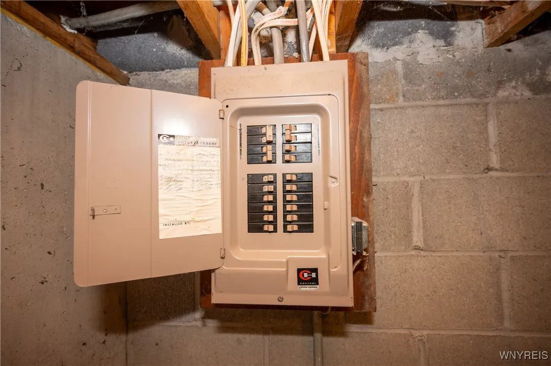 50 Hamlin H, Amherst, New York 14221, Amherst, New York 14221, 2 Bedrooms Bedrooms, 7 Rooms Rooms,1 BathroomBathrooms,Residential,For Sale,50 Hamlin H, Amherst, New York 14221,0,B1642572