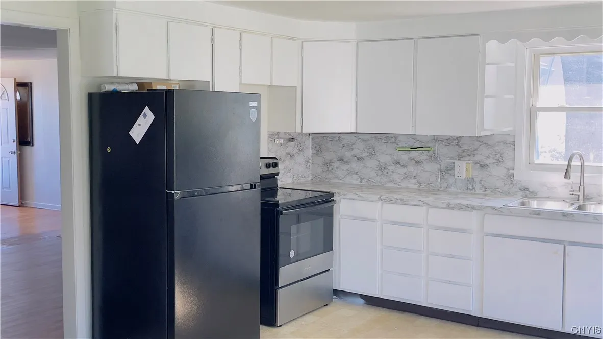 309 Swansea Avenue, Salina, New York 13206, Salina, New York 13206, 3 Bedrooms Bedrooms, 5 Rooms Rooms,1 BathroomBathrooms,Residential,For Sale,309 Swansea Avenue, Salina, New York 13206,0,S1642661