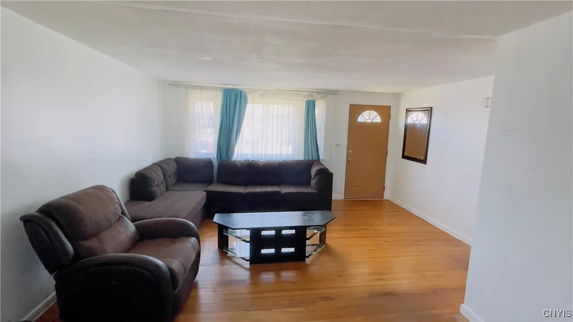 309 Swansea Avenue, Salina, New York 13206, Salina, New York 13206, 3 Bedrooms Bedrooms, 5 Rooms Rooms,1 BathroomBathrooms,Residential,For Sale,309 Swansea Avenue, Salina, New York 13206,0,S1642661