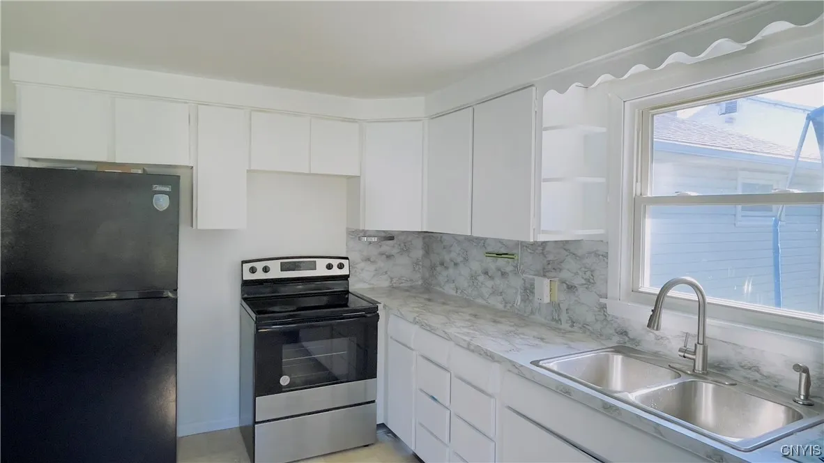 309 Swansea Avenue, Salina, New York 13206, Salina, New York 13206, 3 Bedrooms Bedrooms, 5 Rooms Rooms,1 BathroomBathrooms,Residential,For Sale,309 Swansea Avenue, Salina, New York 13206,0,S1642661