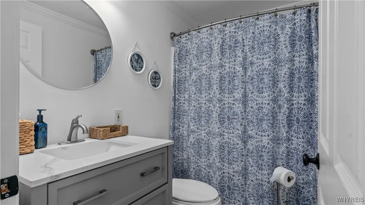 143 Midshore Drive, Hamburg, New York 14219, Hamburg, New York 14219, 4 Bedrooms Bedrooms, 7 Rooms Rooms,3 BathroomsBathrooms,Residential,For Sale,143 Midshore Drive, Hamburg, New York 14219,0,B1643315