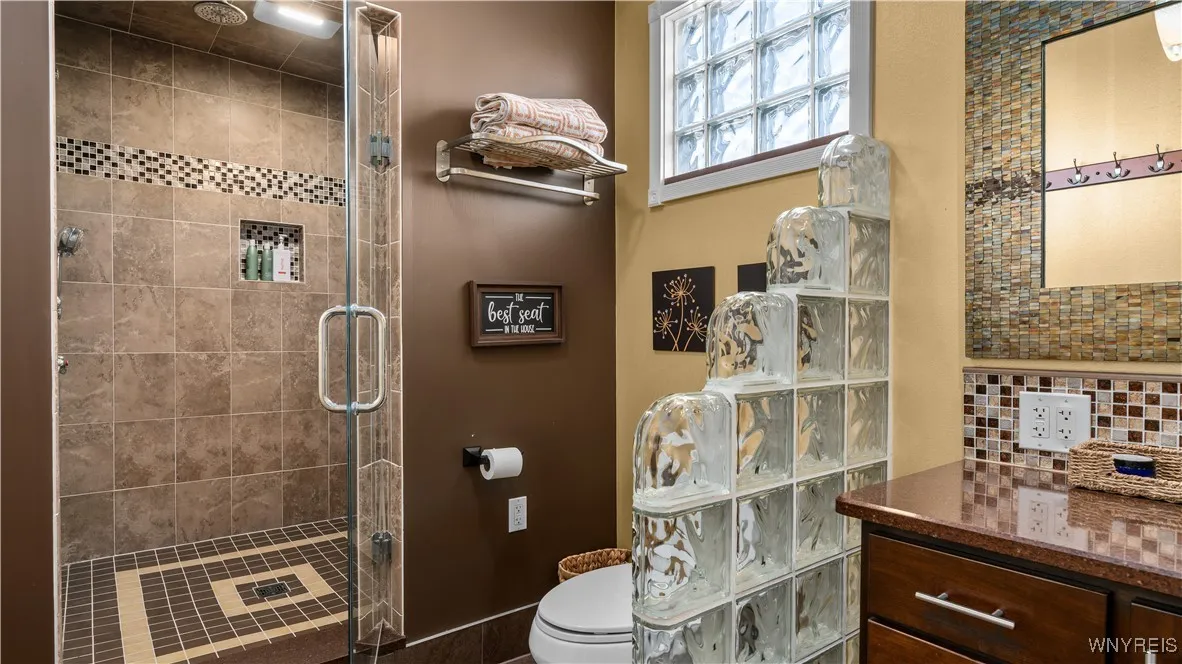 143 Midshore Drive, Hamburg, New York 14219, Hamburg, New York 14219, 4 Bedrooms Bedrooms, 7 Rooms Rooms,3 BathroomsBathrooms,Residential,For Sale,143 Midshore Drive, Hamburg, New York 14219,0,B1643315