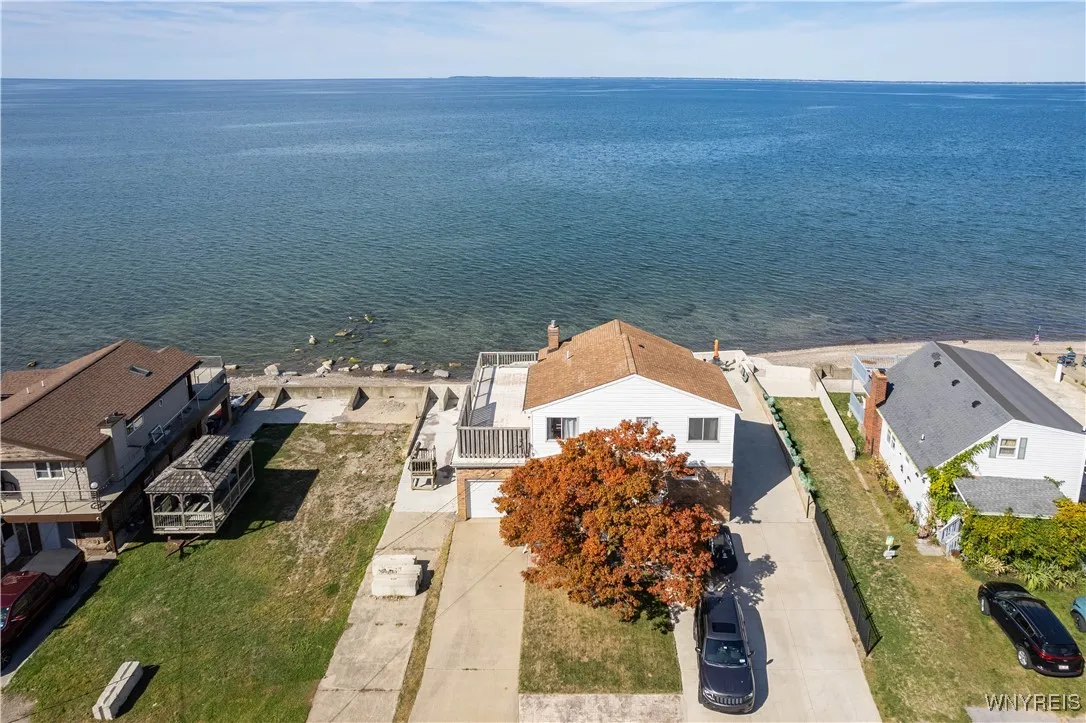 143 Midshore Drive, Hamburg, New York 14219, Hamburg, New York 14219, 4 Bedrooms Bedrooms, 7 Rooms Rooms,3 BathroomsBathrooms,Residential,For Sale,143 Midshore Drive, Hamburg, New York 14219,0,B1643315