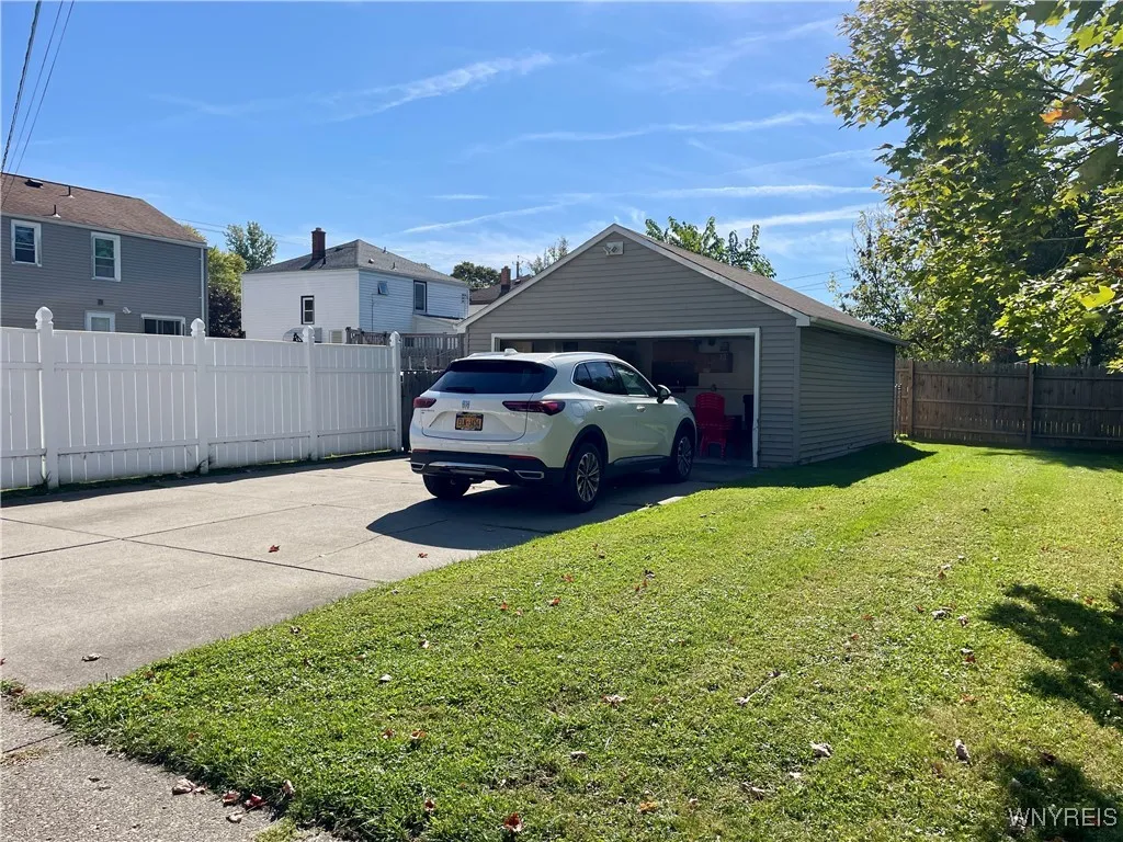 205 Covington Drive, West Seneca, New York 14220, West Seneca, New York 14220, 3 Bedrooms Bedrooms, 9 Rooms Rooms,1 BathroomBathrooms,Residential,For Sale,205 Covington Drive, West Seneca, New York 14220,0,B1642897