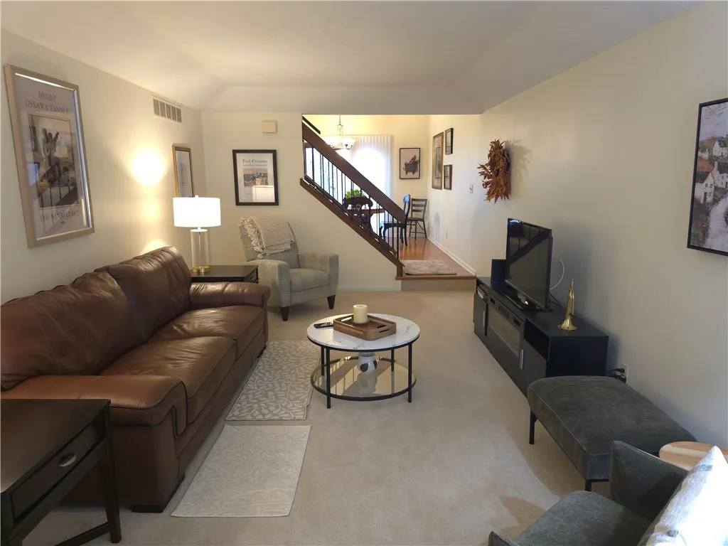 26 Treetop Drive, Perinton, New York 14450, Perinton, New York 14450, 2 Bedrooms Bedrooms, 5 Rooms Rooms,1 BathroomBathrooms,Residential Lease,For Rent,26 Treetop Drive, Perinton, New York 14450,0,R1641927