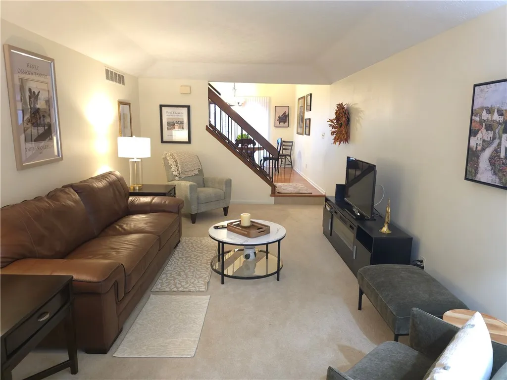 26 Treetop Drive, Perinton, New York 14450, Perinton, New York 14450, 2 Bedrooms Bedrooms, 5 Rooms Rooms,1 BathroomBathrooms,Residential Lease,For Rent,26 Treetop Drive, Perinton, New York 14450,0,R1641927