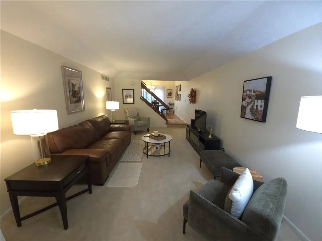 26 Treetop Drive, Perinton, New York 14450, Perinton, New York 14450, 2 Bedrooms Bedrooms, 5 Rooms Rooms,1 BathroomBathrooms,Residential Lease,For Rent,26 Treetop Drive, Perinton, New York 14450,0,R1641927