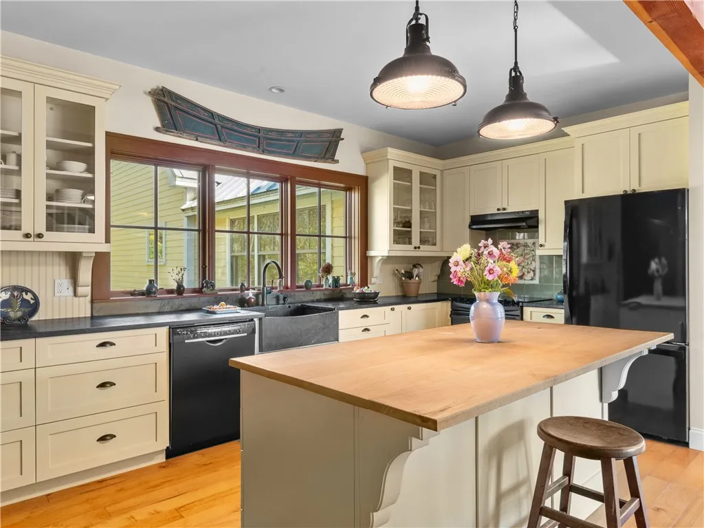 207 Lower Reservoir Road, Oneonta, New York 13820, Oneonta, New York 13820, 3 Bedrooms Bedrooms, 13 Rooms Rooms,2 BathroomsBathrooms,Residential,For Sale,207 Lower Reservoir Road, Oneonta, New York 13820,0,R1643357