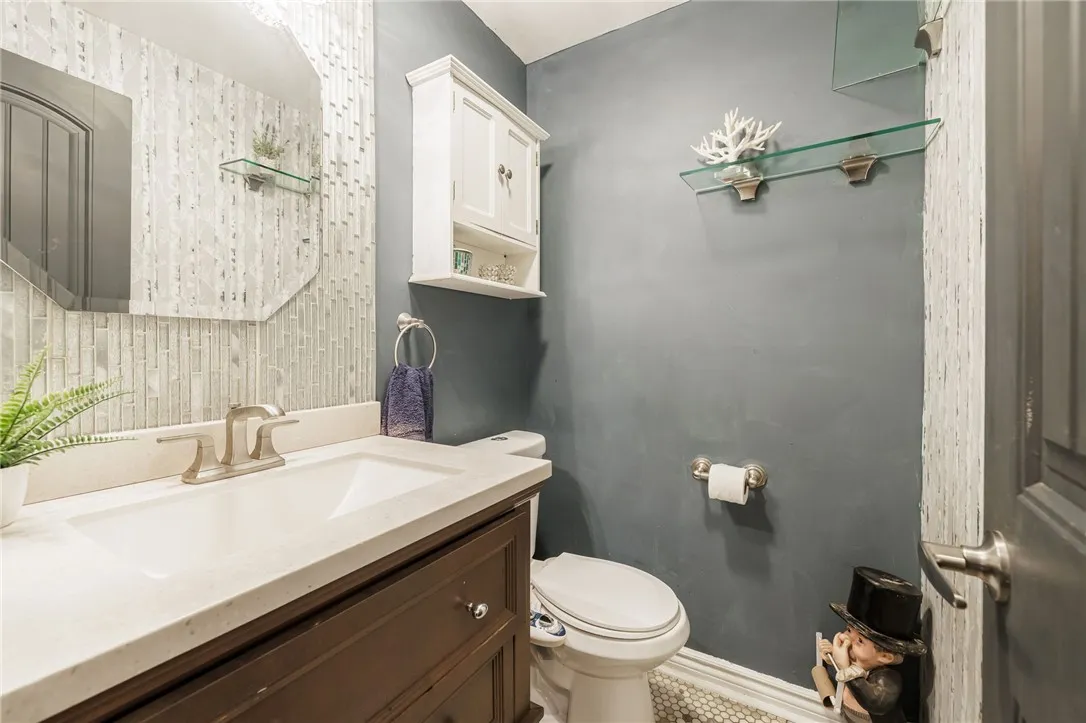 215 Straub Road, Greece, New York 14626, Greece, New York 14626, 4 Bedrooms Bedrooms, 8 Rooms Rooms,1 BathroomBathrooms,Residential,For Sale,215 Straub Road, Greece, New York 14626,0,R1642912