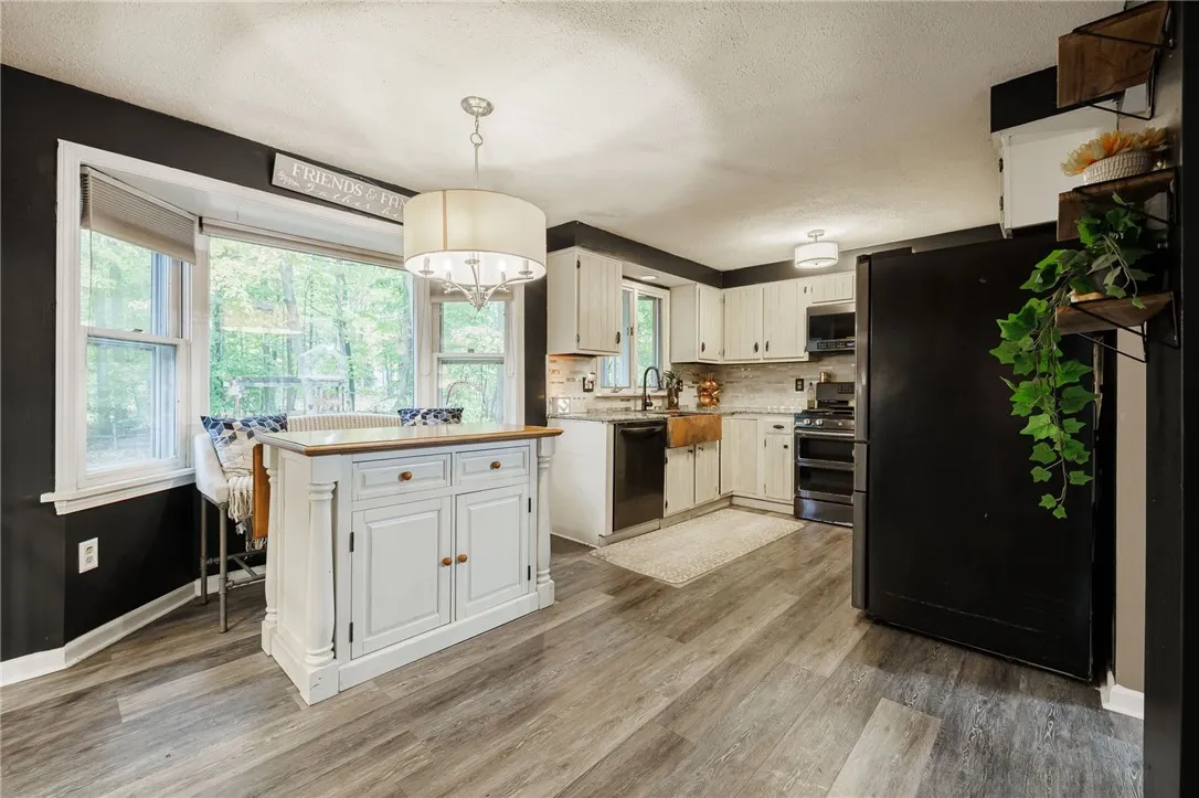 215 Straub Road, Greece, New York 14626, Greece, New York 14626, 4 Bedrooms Bedrooms, 8 Rooms Rooms,1 BathroomBathrooms,Residential,For Sale,215 Straub Road, Greece, New York 14626,0,R1642912