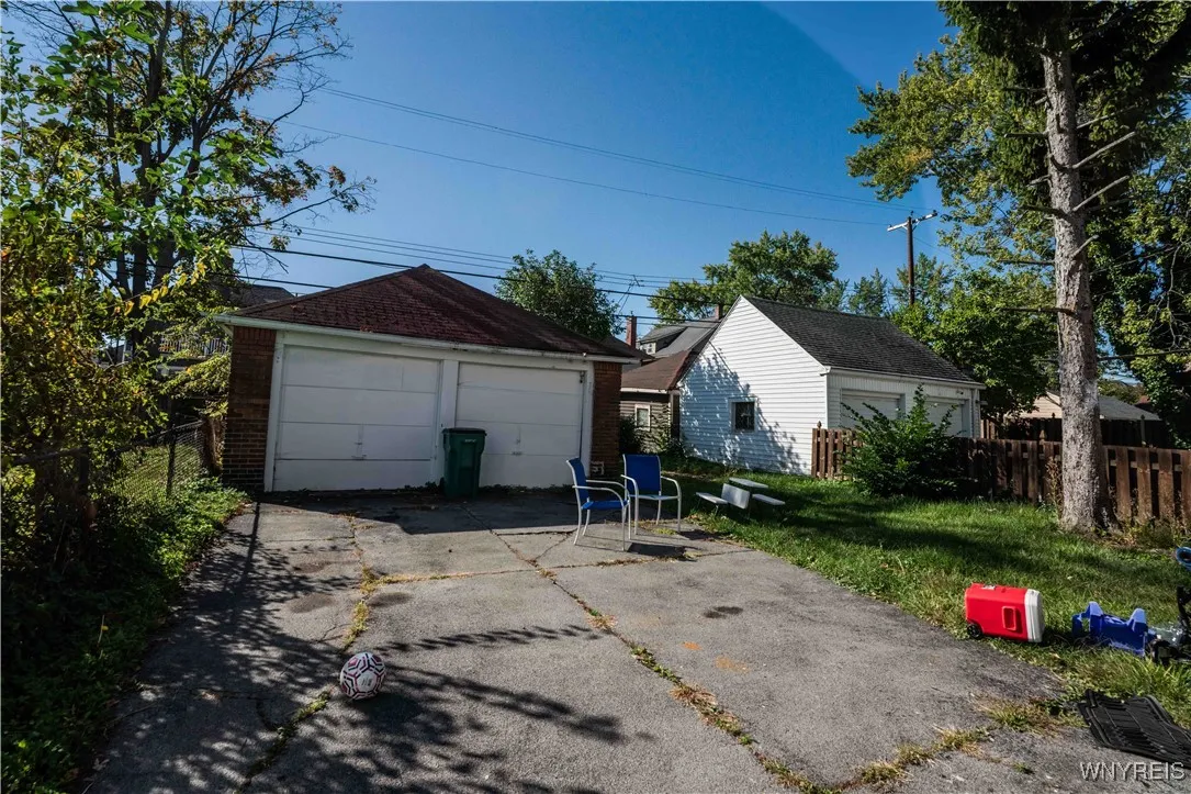 253 Winspear Avenue, Buffalo, New York 14215, Buffalo, New York 14215, 4 Bedrooms Bedrooms, 8 Rooms Rooms,2 BathroomsBathrooms,Residential,For Sale,253 Winspear Avenue, Buffalo, New York 14215,0,B1643184