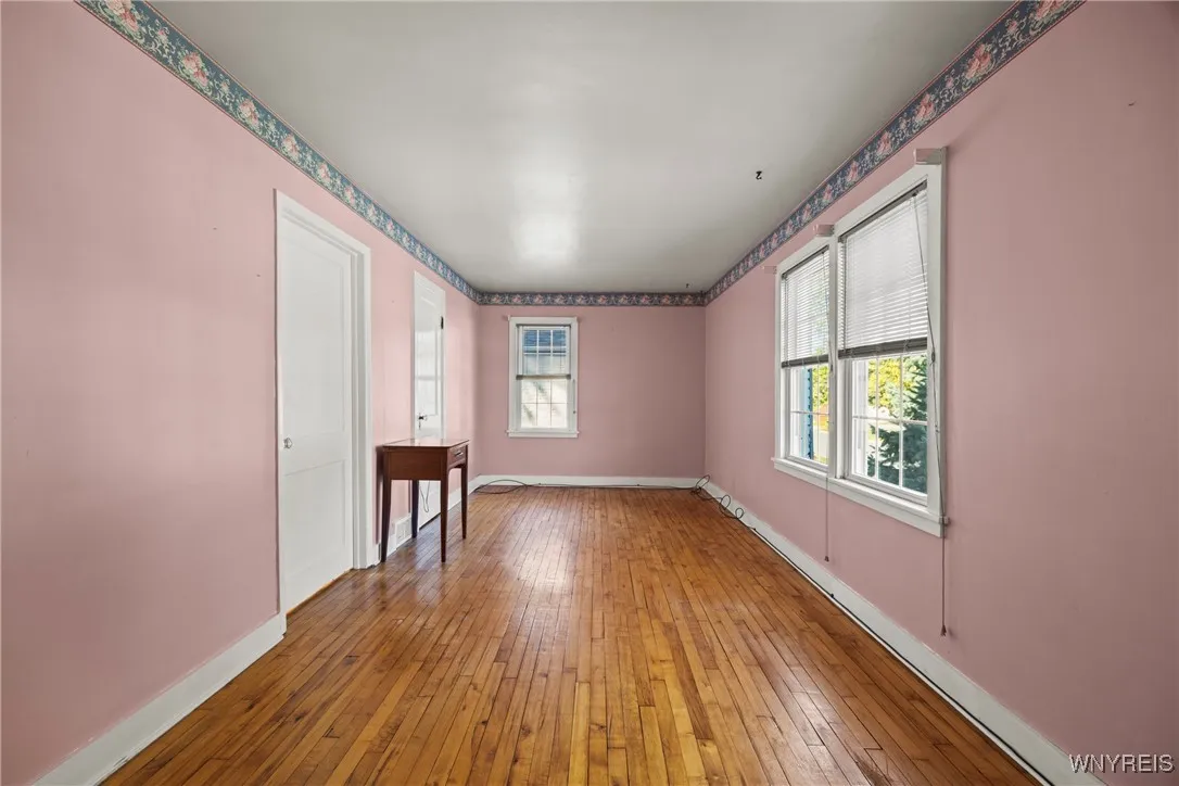 412 Hamilton Boulevard, Tonawanda, New York 14217, Tonawanda, New York 14217, 3 Bedrooms Bedrooms, 6 Rooms Rooms,1 BathroomBathrooms,Residential,For Sale,412 Hamilton Boulevard, Tonawanda, New York 14217,0,B1643148