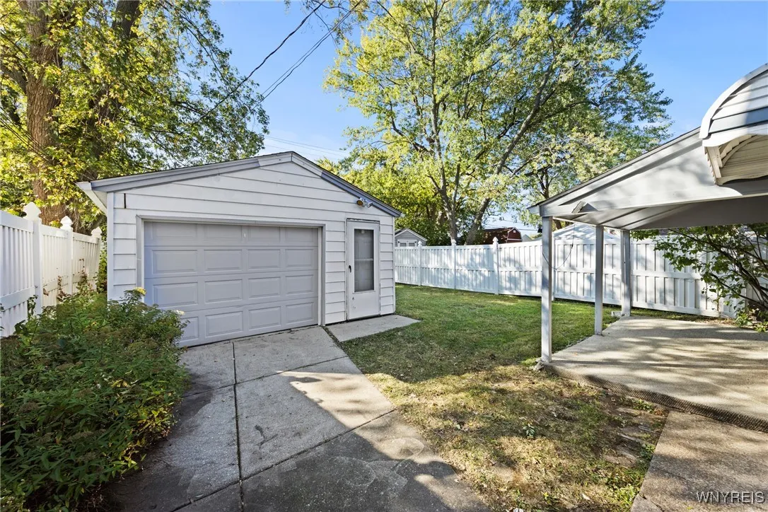 412 Hamilton Boulevard, Tonawanda, New York 14217, Tonawanda, New York 14217, 3 Bedrooms Bedrooms, 6 Rooms Rooms,1 BathroomBathrooms,Residential,For Sale,412 Hamilton Boulevard, Tonawanda, New York 14217,0,B1643148