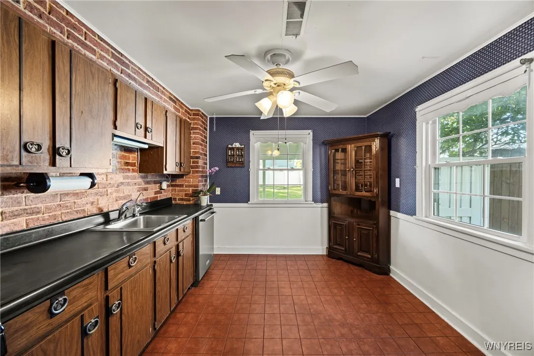 412 Hamilton Boulevard, Tonawanda, New York 14217, Tonawanda, New York 14217, 3 Bedrooms Bedrooms, 6 Rooms Rooms,1 BathroomBathrooms,Residential,For Sale,412 Hamilton Boulevard, Tonawanda, New York 14217,0,B1643148