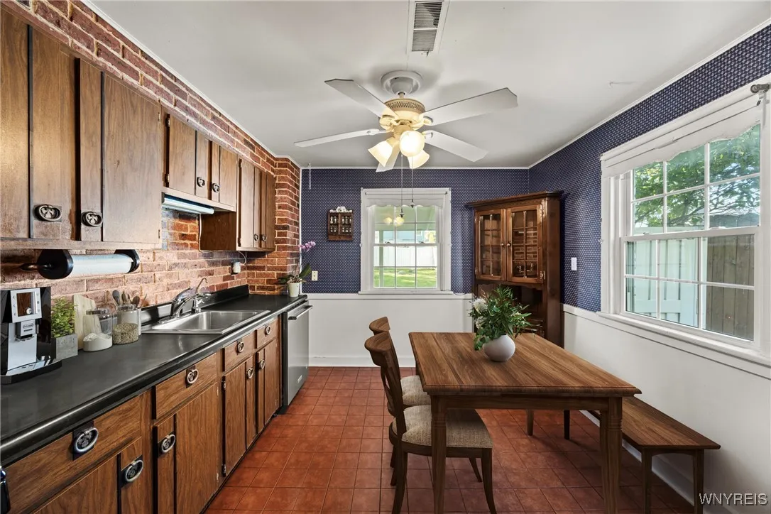 412 Hamilton Boulevard, Tonawanda, New York 14217, Tonawanda, New York 14217, 3 Bedrooms Bedrooms, 6 Rooms Rooms,1 BathroomBathrooms,Residential,For Sale,412 Hamilton Boulevard, Tonawanda, New York 14217,0,B1643148