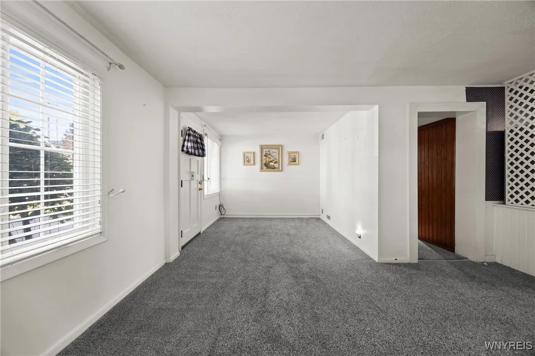 412 Hamilton Boulevard, Tonawanda, New York 14217, Tonawanda, New York 14217, 3 Bedrooms Bedrooms, 6 Rooms Rooms,1 BathroomBathrooms,Residential,For Sale,412 Hamilton Boulevard, Tonawanda, New York 14217,0,B1643148