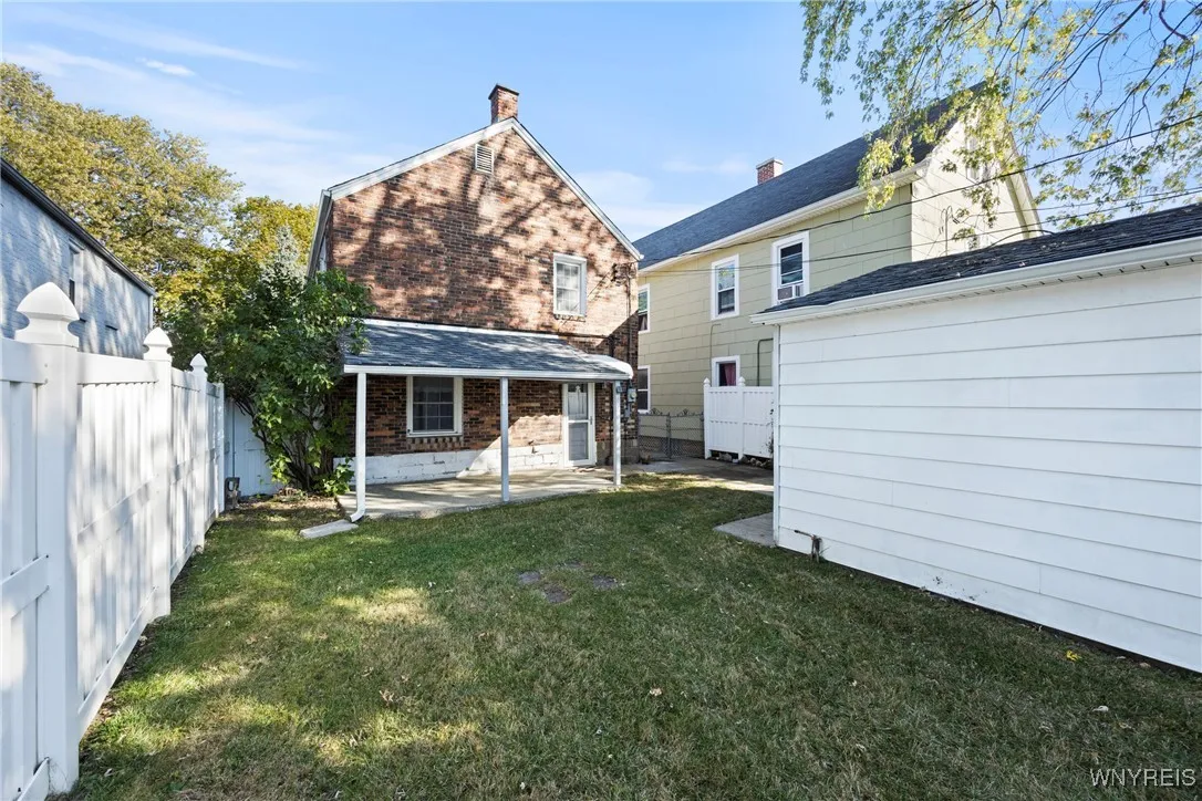 412 Hamilton Boulevard, Tonawanda, New York 14217, Tonawanda, New York 14217, 3 Bedrooms Bedrooms, 6 Rooms Rooms,1 BathroomBathrooms,Residential,For Sale,412 Hamilton Boulevard, Tonawanda, New York 14217,0,B1643148