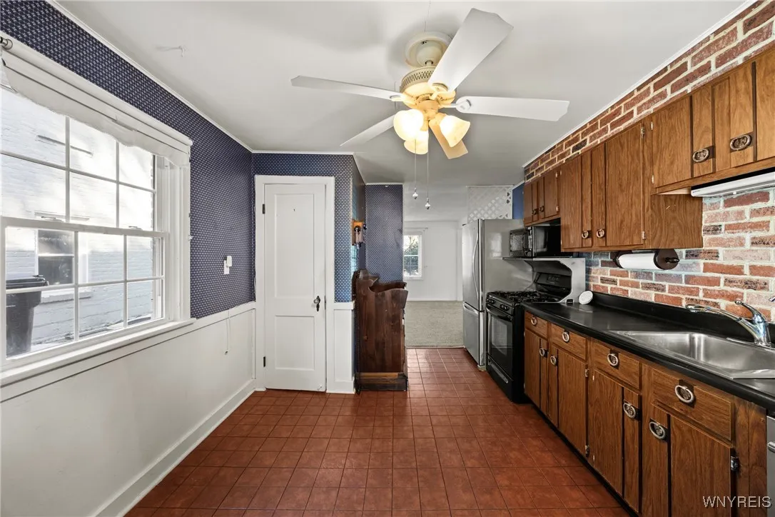 412 Hamilton Boulevard, Tonawanda, New York 14217, Tonawanda, New York 14217, 3 Bedrooms Bedrooms, 6 Rooms Rooms,1 BathroomBathrooms,Residential,For Sale,412 Hamilton Boulevard, Tonawanda, New York 14217,0,B1643148