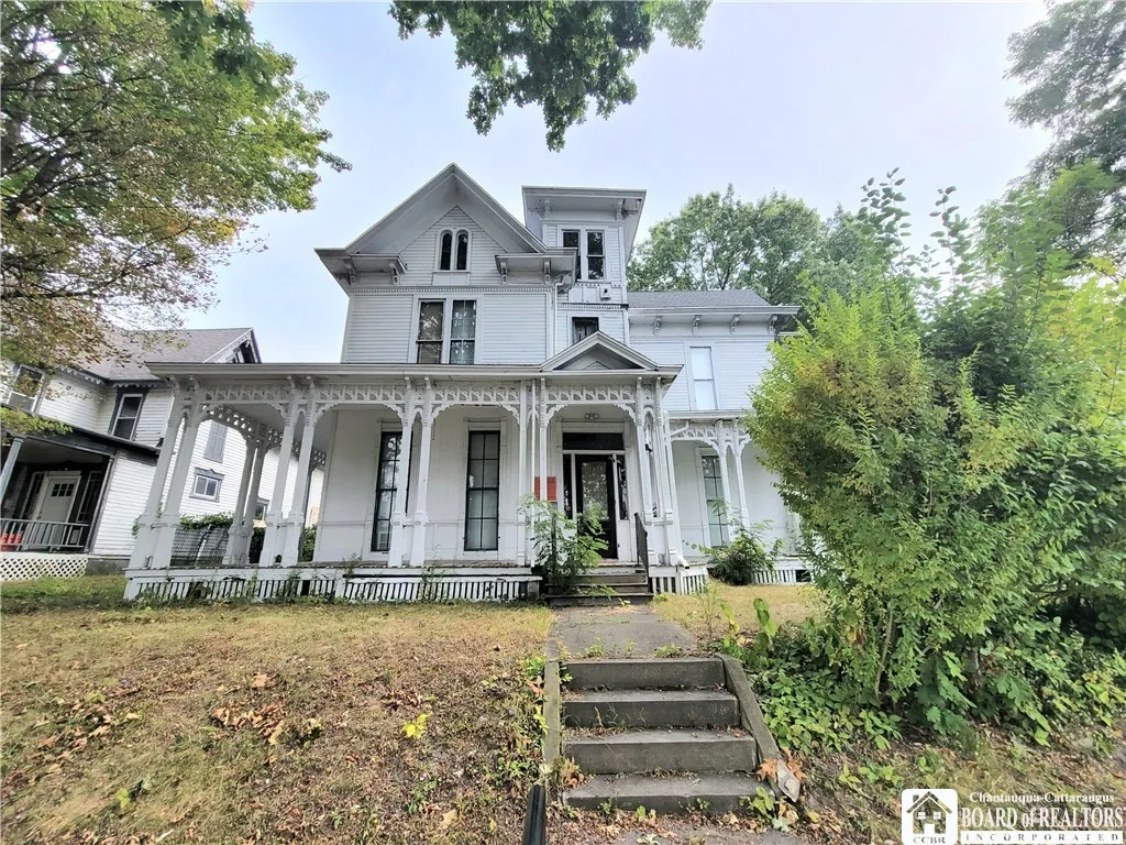 52 Lakeview Avenue, Jamestown, New York 14701, Jamestown, New York 14701, 5 Bedrooms Bedrooms, 12 Rooms Rooms,1 BathroomBathrooms,Residential,For Sale,52 Lakeview Avenue, Jamestown, New York 14701,0,R1643249