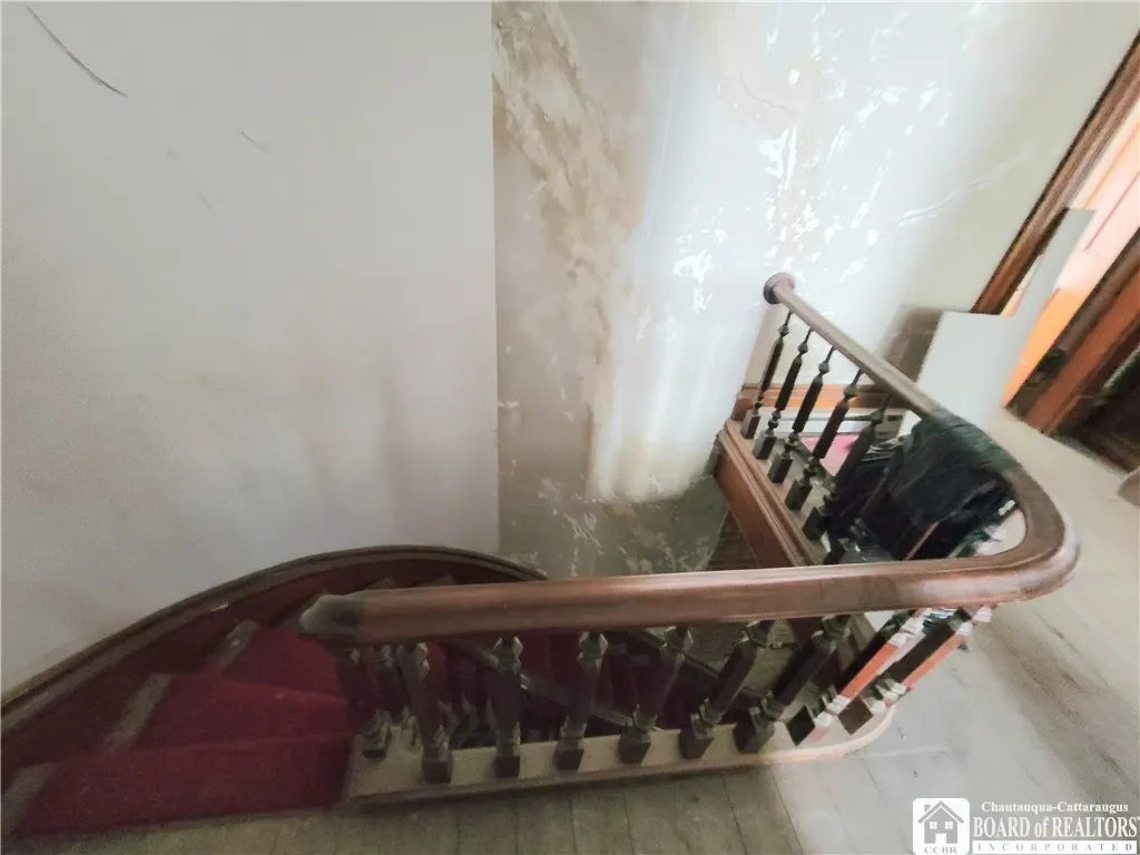 52 Lakeview Avenue, Jamestown, New York 14701, Jamestown, New York 14701, 5 Bedrooms Bedrooms, 12 Rooms Rooms,1 BathroomBathrooms,Residential,For Sale,52 Lakeview Avenue, Jamestown, New York 14701,0,R1643249