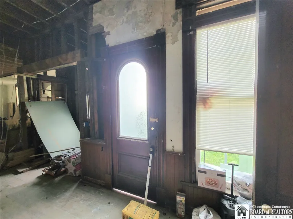 52 Lakeview Avenue, Jamestown, New York 14701, Jamestown, New York 14701, 5 Bedrooms Bedrooms, 12 Rooms Rooms,1 BathroomBathrooms,Residential,For Sale,52 Lakeview Avenue, Jamestown, New York 14701,0,R1643249