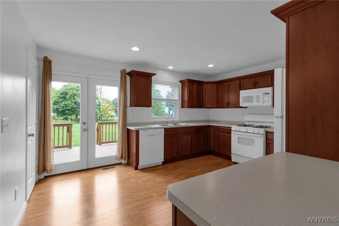 940 Reserve Road, West Seneca, New York 14224, West Seneca, New York 14224, 3 Bedrooms Bedrooms, 5 Rooms Rooms,1 BathroomBathrooms,Residential Lease,For Rent,940 Reserve Road, West Seneca, New York 14224,0,B1640682
